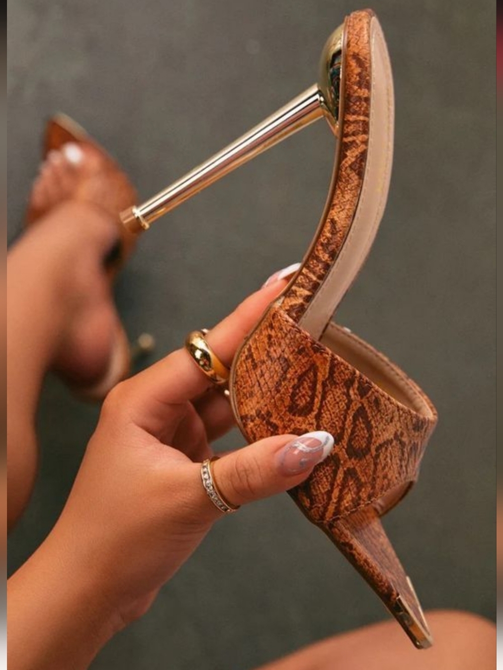 Donya Heel